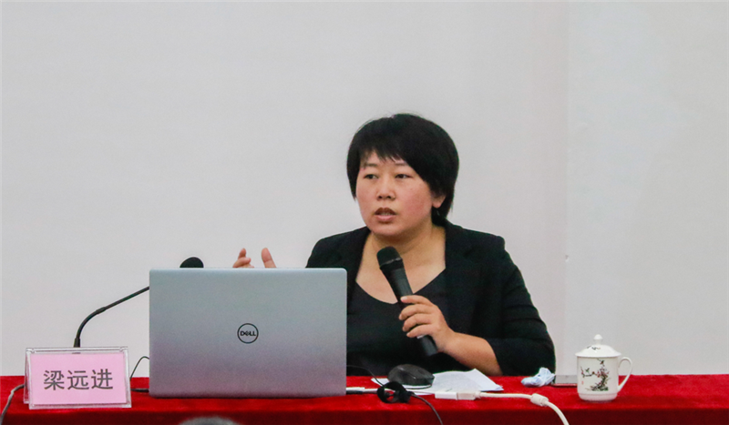 图为广东食品药品职业学院帮扶干部梁远进为全体教职工作师德专题讲座_副本.png