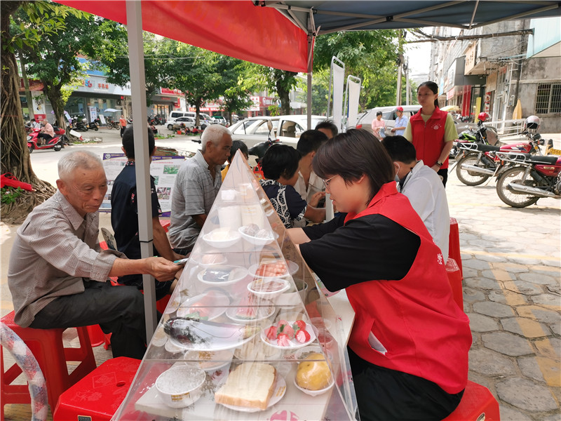 7月17日上午营养膳食咨询.jpg