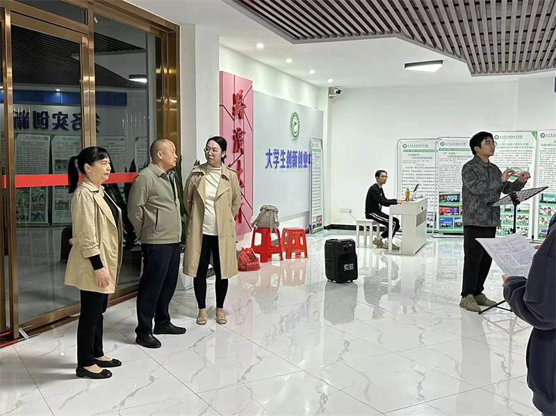 付四伟副书记指导训练.jpg