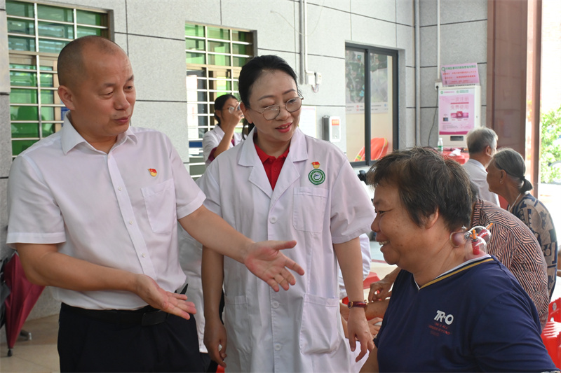 1721439494467566.jpg 健康咨询,情满乡村.jpg