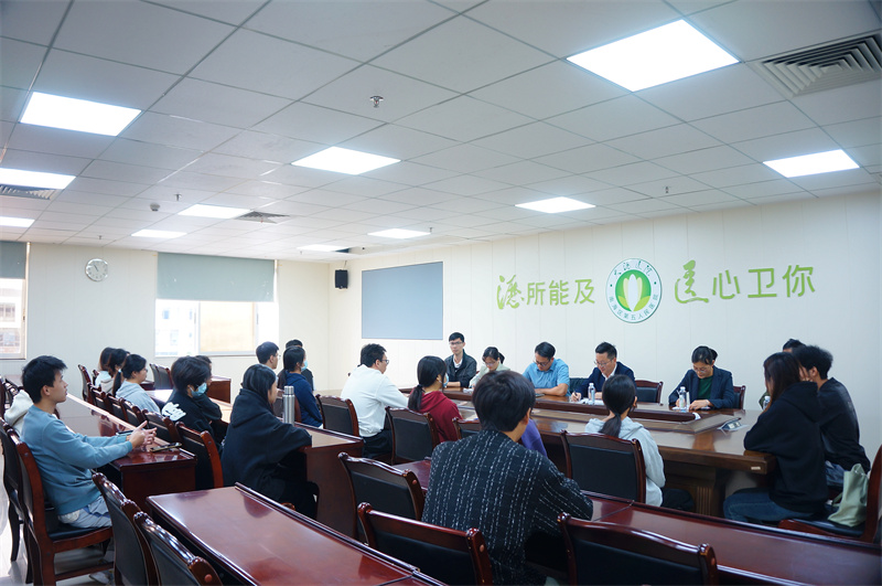 1732525417793654.jpg 与实习生开展见面会.jpg