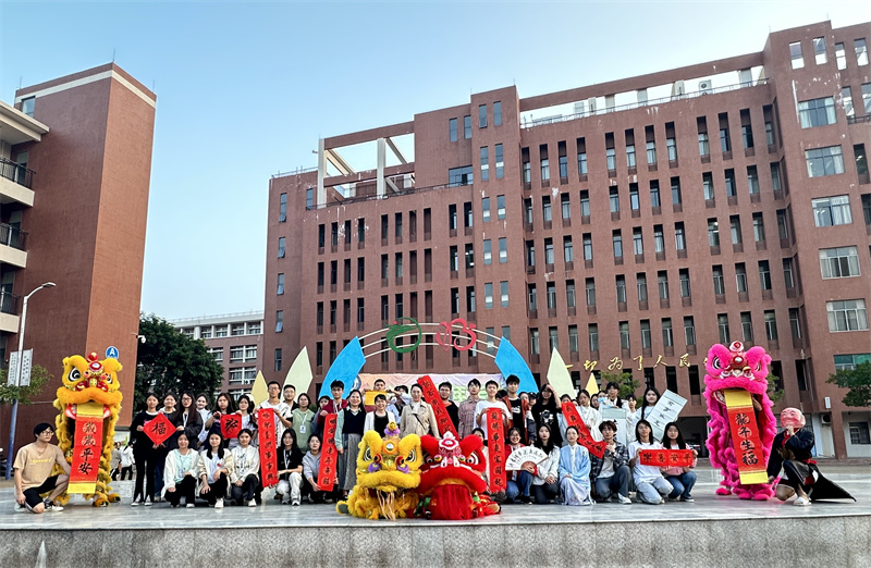 1704762207752579.jpg 合照-书法社摄.jpg